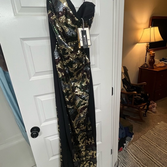 Final price drop Gorgeous camo gala gown size 14 - Picture 5 of 8